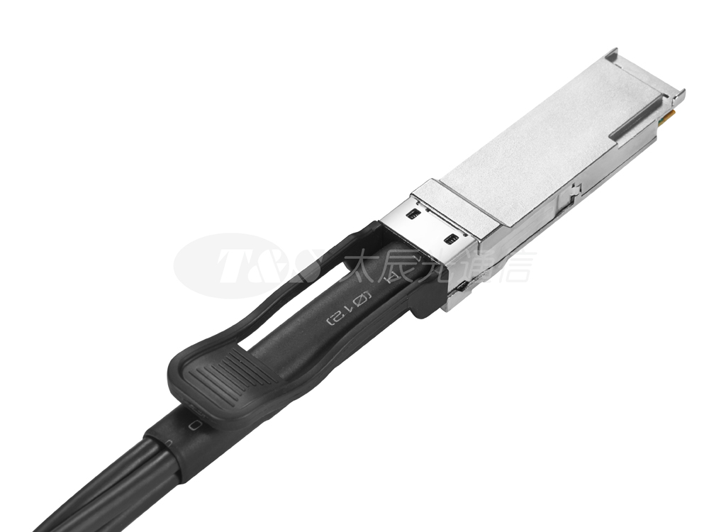 40G QSFP SR4光モジュールとQSFP AOCアクティブ光ケーブルの利点と欠点の比較